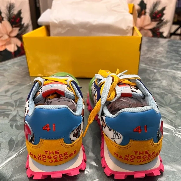 Marc Jacobs Peanuts Jogger Box in Black and Yellow - Picture 4 of 11